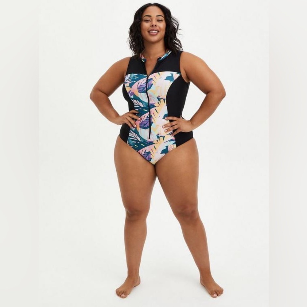🌸Torrid Active Wireless Sleeveless Rashguard One Piece Swimsuit Sz L